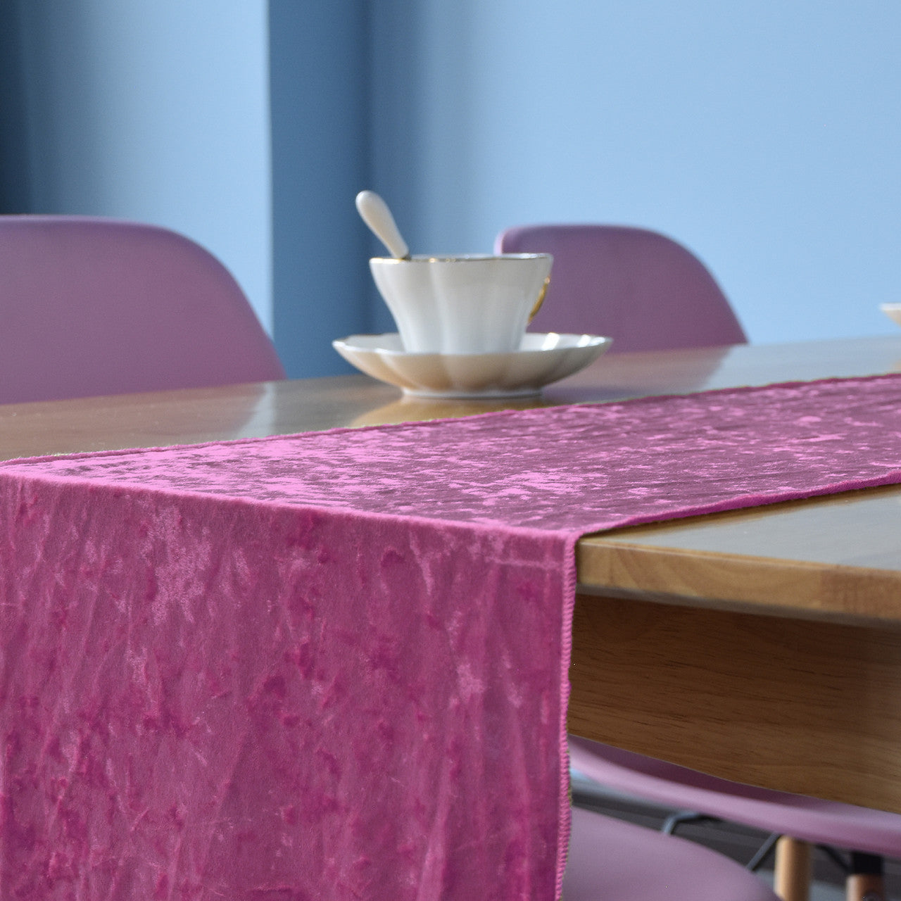 Diamond Velvet Table Runner - Pink