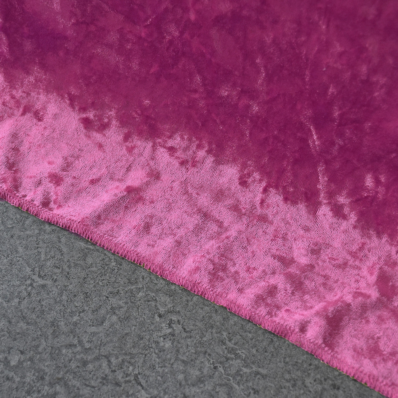 Diamond Velvet Table Runner - Pink
