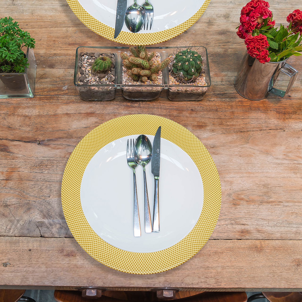 Round Charger Plate - Checkered Gold x 6