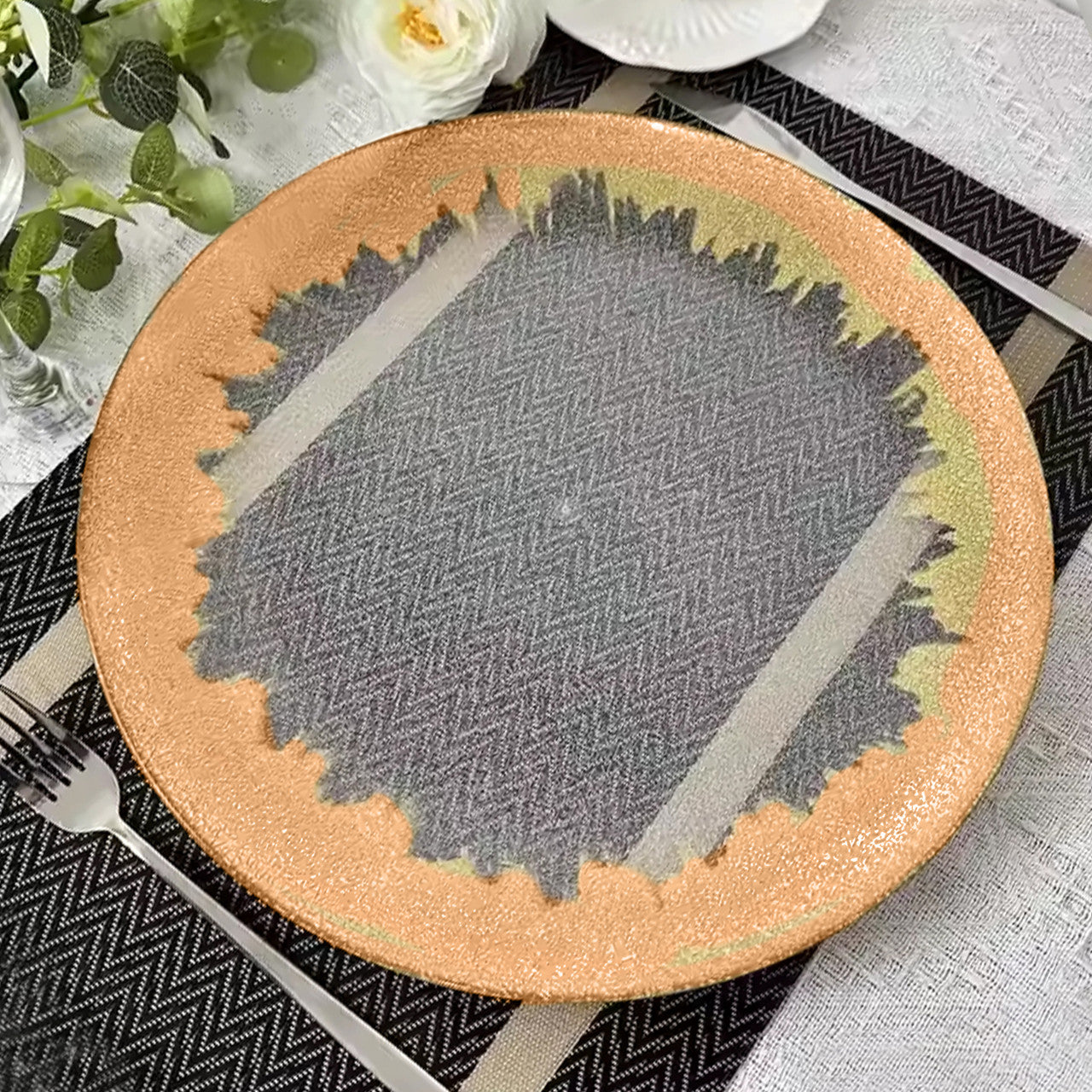 13" Round Charger Plate - Clear with Copper Textured Trim