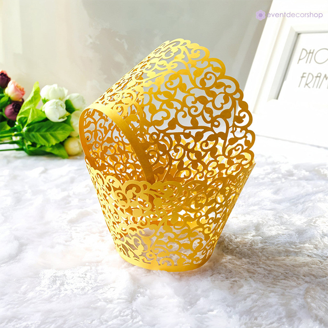 25x Laser Cut Cupcake Wrappers - Gold