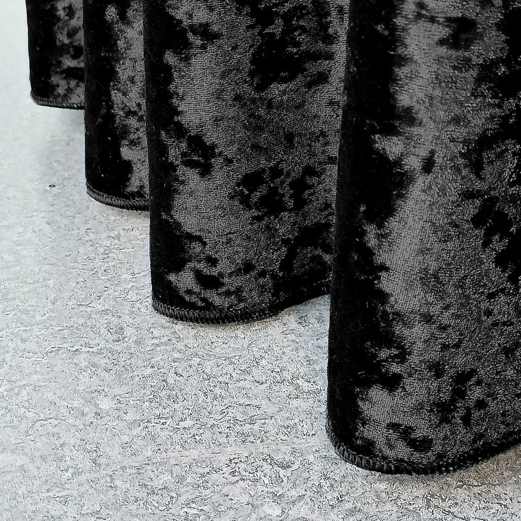 Round Crushed Velvet Tablecloth - Black