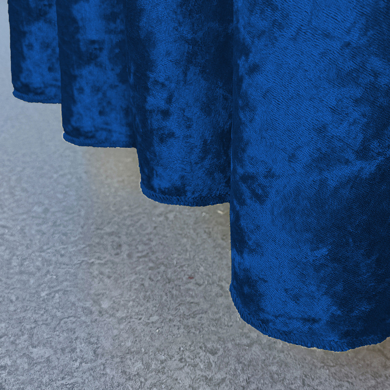 Round Crushed Velvet Tablecloth - Royal Blue
