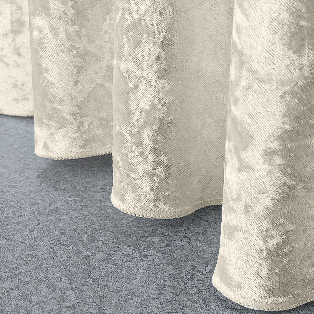 Round Crushed Velvet Tablecloth - Champagne