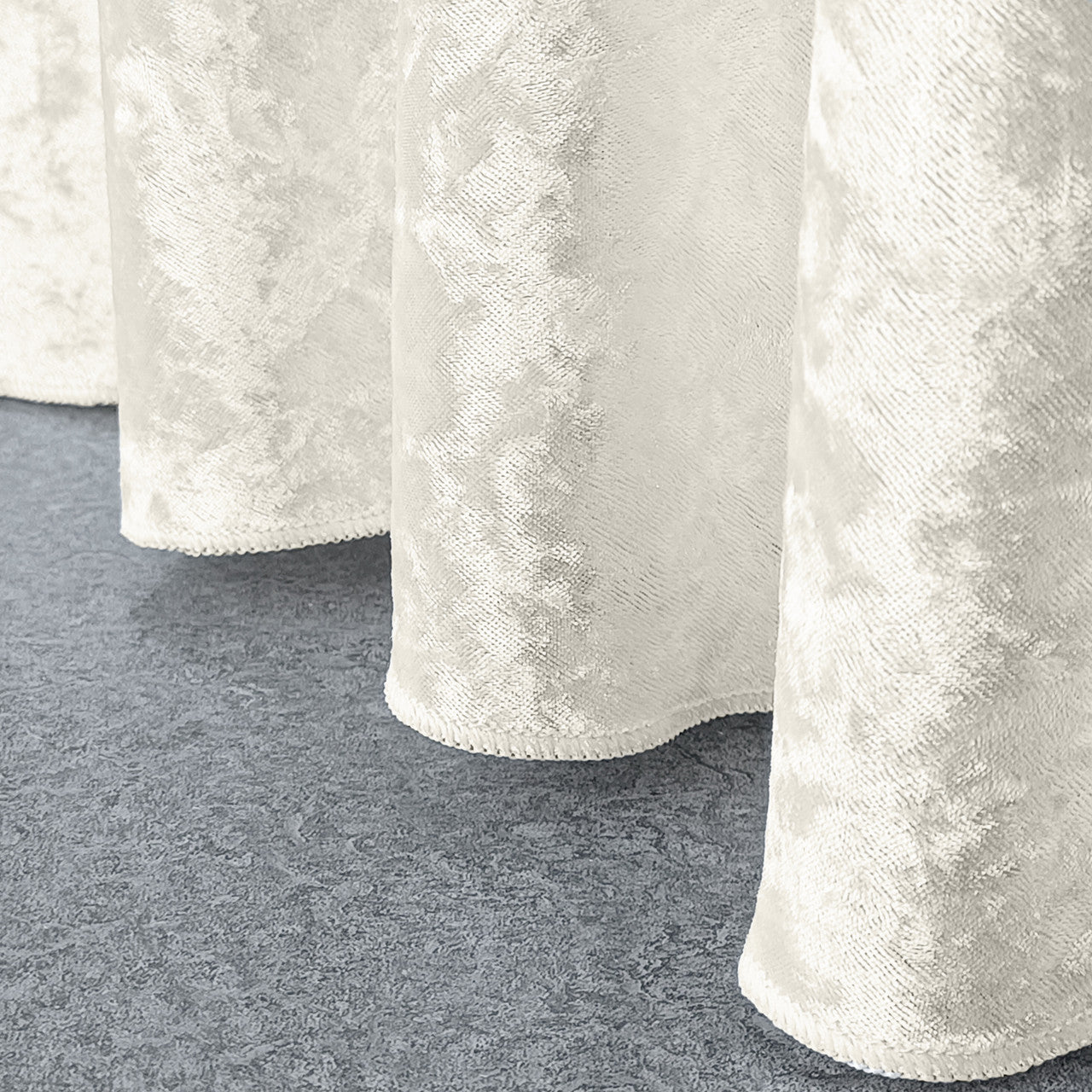 Round Crushed Velvet Tablecloth - Ivory