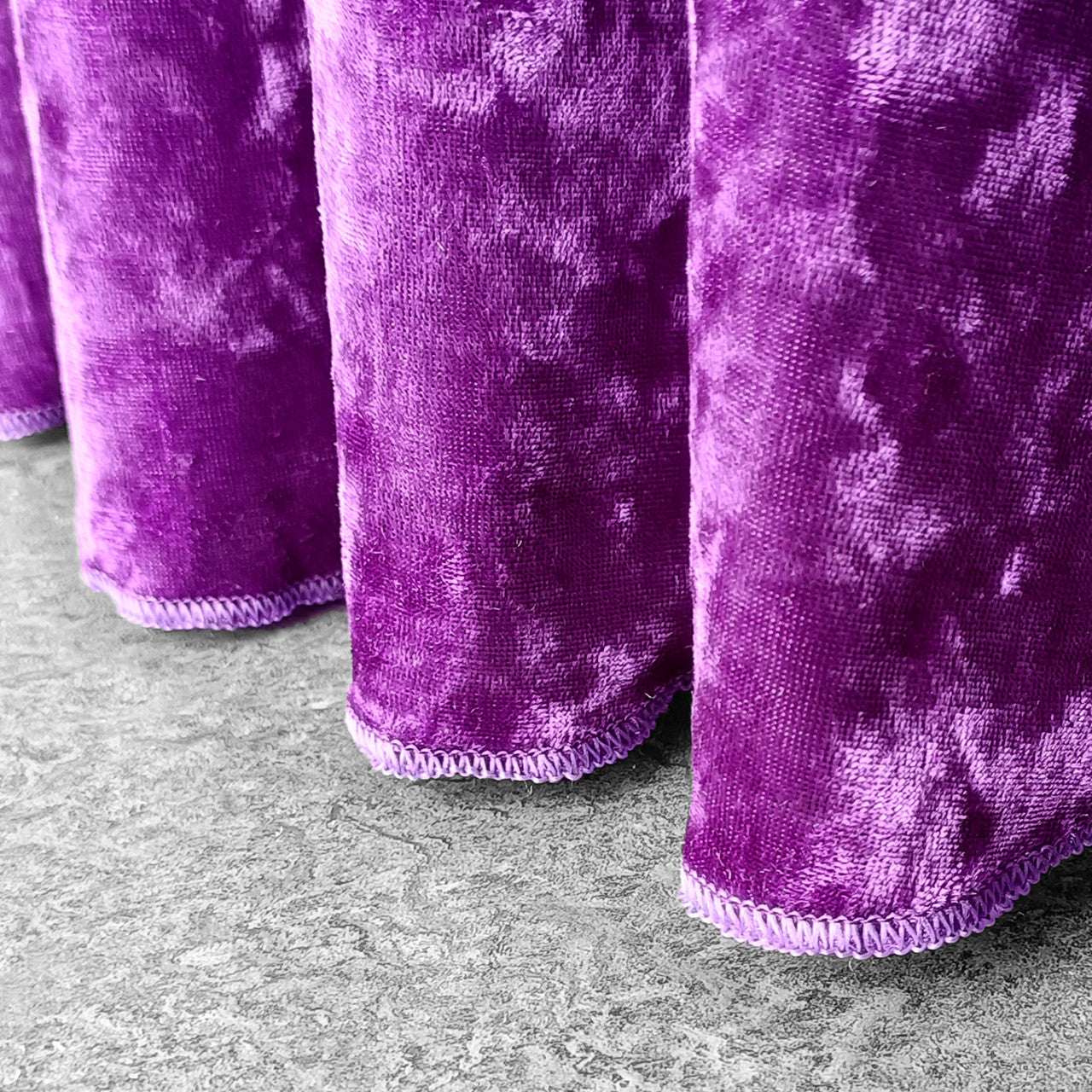 Round Crushed Velvet Tablecloth - Purple
