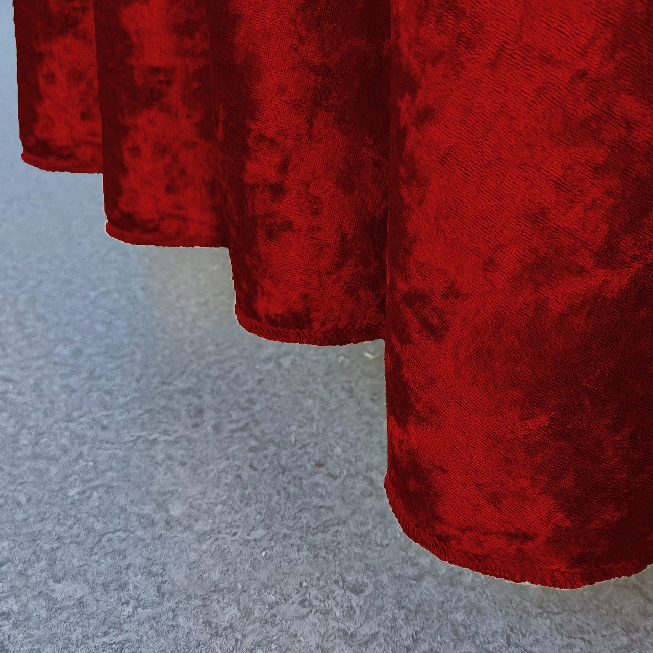 Round Crushed Velvet Tablecloth - Red