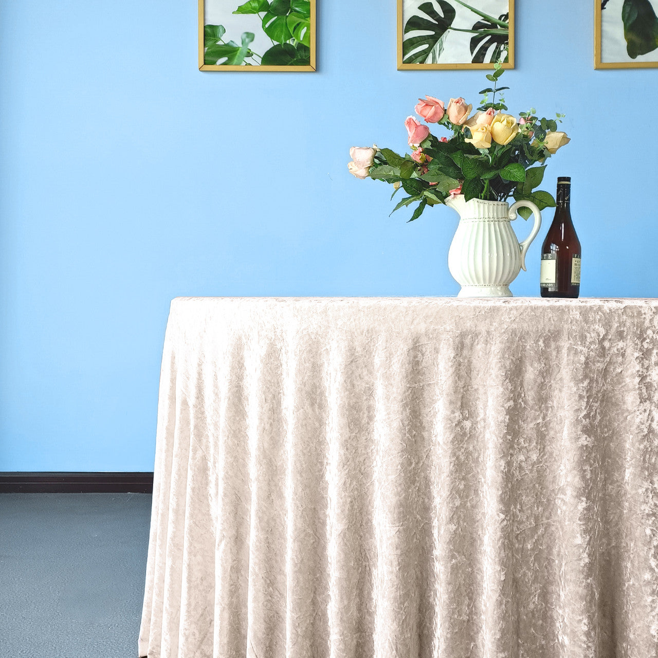 Round Crushed Velvet Tablecloth - Blush Pink