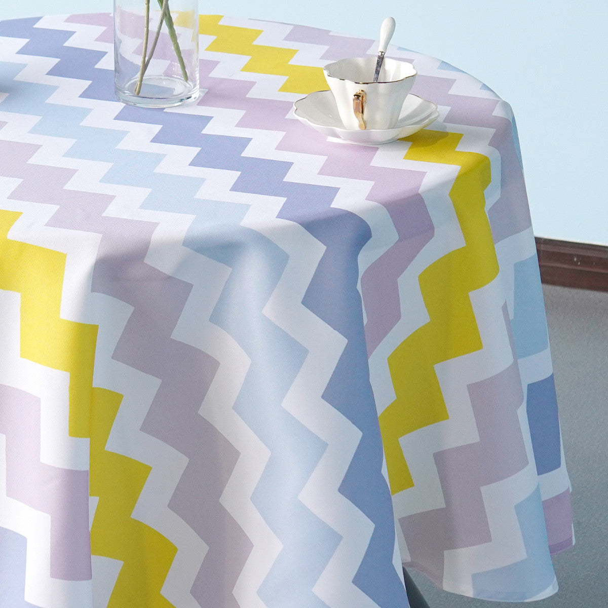 70" Round Premium Waterproof Polyester Tablecloth - Multicoloured Zig-Zag