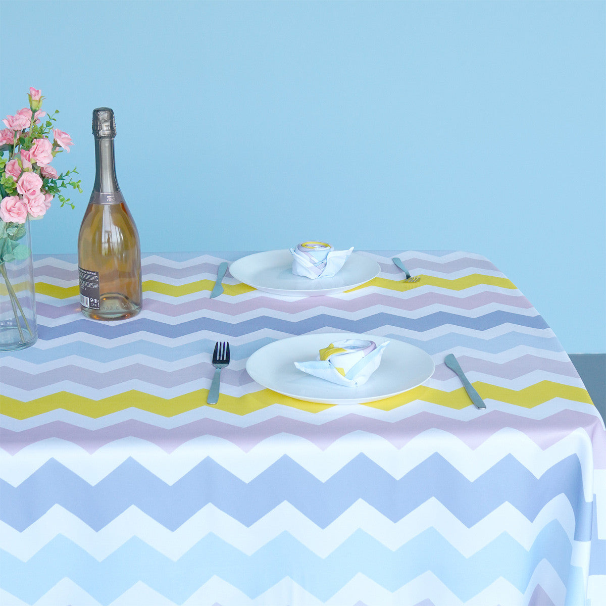 60" x 84" Rectangle Premium Waterproof Polyester Tablecloth - Multicoloured Zig-Zag